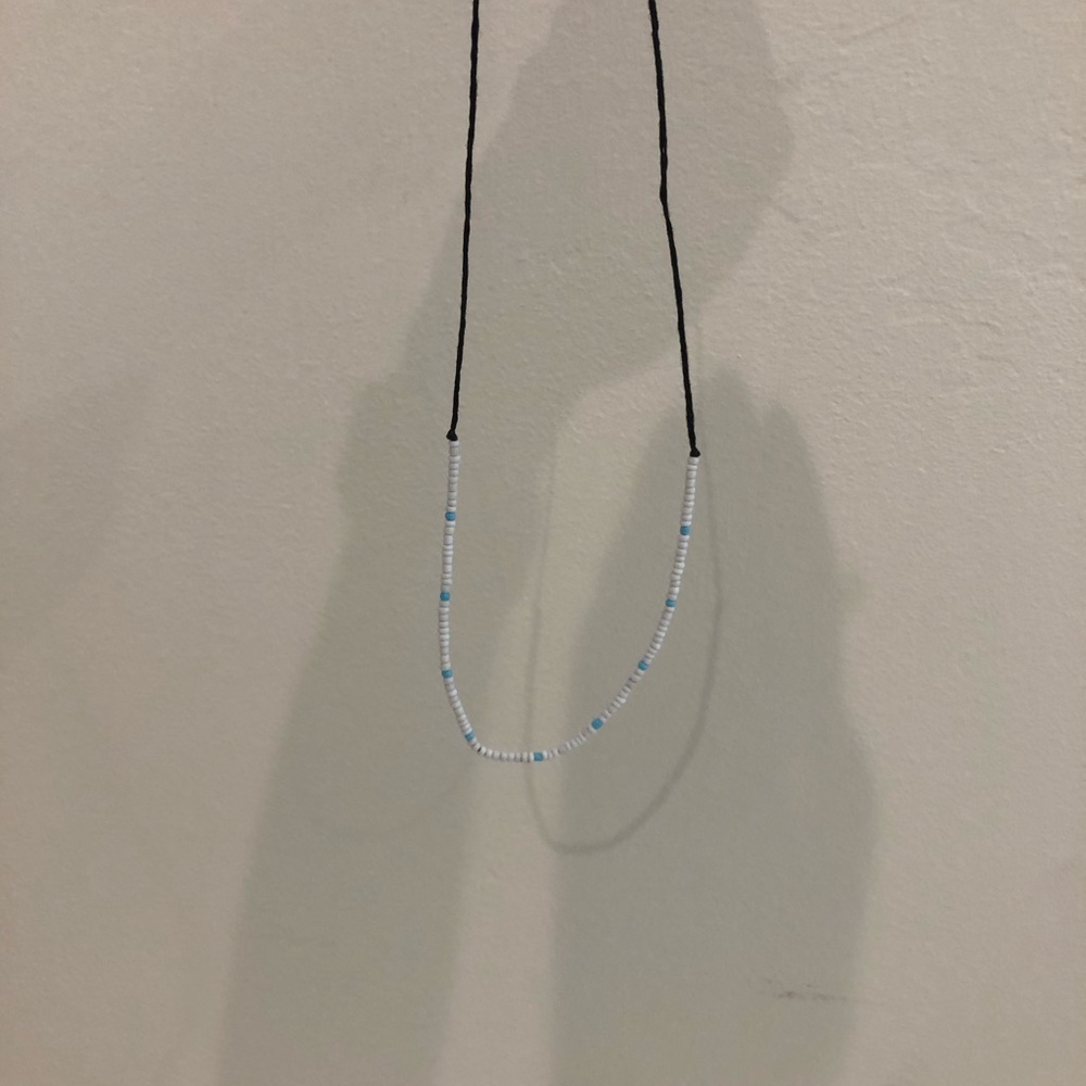 super cute white and blue choker!